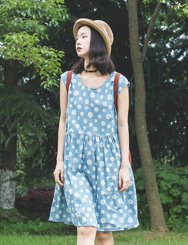萌果精选/蓝与纯/森林系少女感雏菊印花宽松无袖连衣裙夏小清新|1cabhf